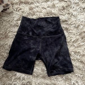 LULULEMON ALIGN SHORT 6 INCH